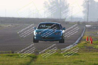 media/Jan-18-2026-CalClub SCCA (Sun) [[8bc6468723]]/Group 7 Race/Turn 1/